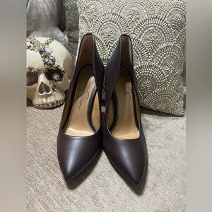 Brand new Jessica Simpson pumps, never worn without box